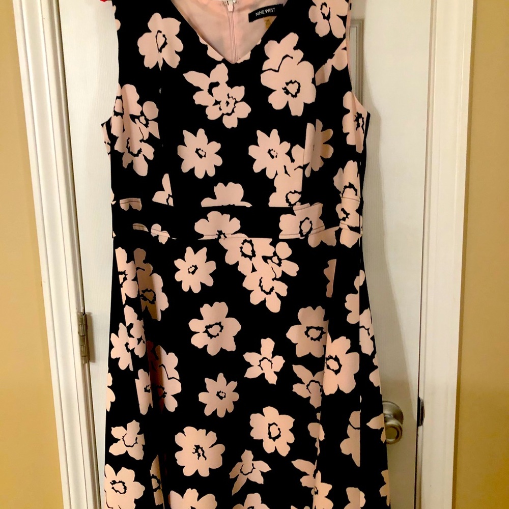 Nine West A-Line Black Dress with Pink Flowers Size 14W & fits a Size 16.